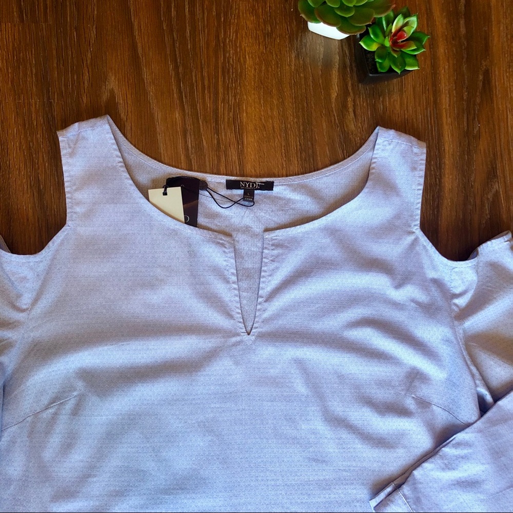 NWT-NYDJ Cold Shoulder White/Blue Blouse Size L